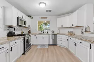 329 Emory Oak Pl, Lathrop, CA 95330 - Photo 5