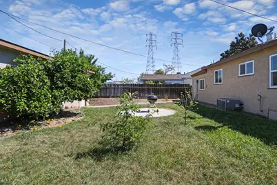 825 W Center Street, Manteca, CA 95337 - Photo 19