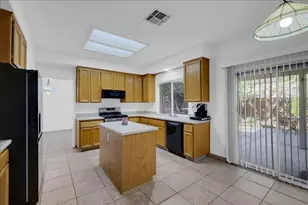 8772 Newry Ct, Elk Grove, CA 95624 - Photo 21