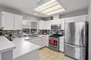 6334 Laguna Mirage Ln, Elk Grove, CA 95758 - Photo 17