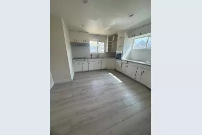 2420 W Acacia Street, Stockton, CA 95203 - Photo 5