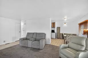 Marshall Dr, Sacramento, CA 95842 - Photo 15