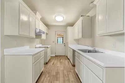 7990 S McMullin Grade, Fresno, CA 93706 - Photo 11