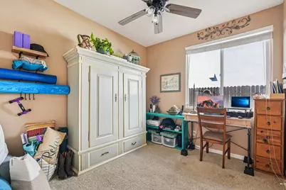 1623 Vosspark Way, Sacramento, CA 95835 - Photo 21