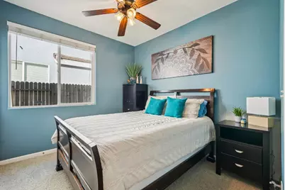 1623 Vosspark Way, Sacramento, CA 95835 - Photo 17