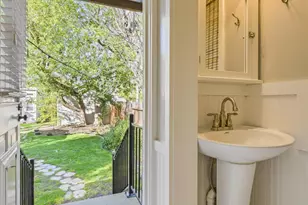 3131 C St, Sacramento, CA 95816 - Photo 23