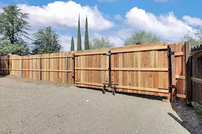 4745 Olivehurst Avenue, Olivehurst, CA 95961 - Photo 21