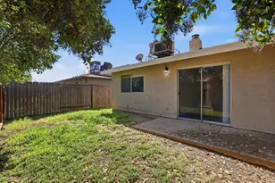 8237 Center Pkwy, Sacramento, CA 95823 - Photo 23