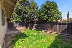 8237 Center Pkwy, Sacramento, CA 95823 - Photo 25