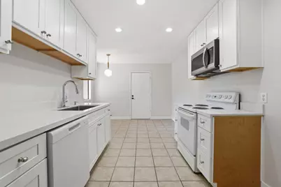 8237 Center Parkway, Sacramento, CA 95823 - Photo 9