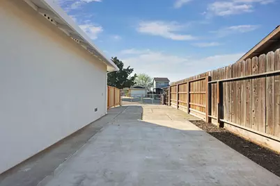 731 Loretta Court, Stockton, CA 95207 - Photo 19