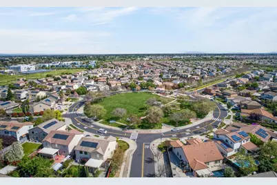 9765 Caneria Way, Elk Grove, CA 95757 - Photo 73