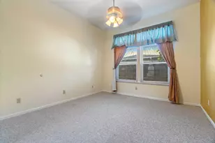 2721 Lock Ave, Sacramento, CA 95822 - Photo 23