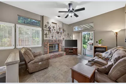 7608 Mendham Court, Elk Grove, CA 95758 - Photo 17