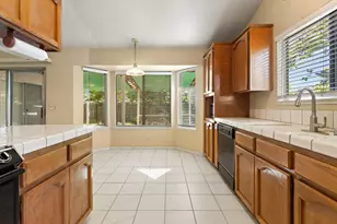 8385 Stonybeck Cir, Sacramento, CA 95828 - Photo 5