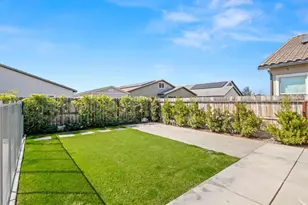 1734 N Pk Ave, Clovis, CA 93619 - Photo 59