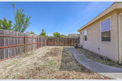 1839 Dawnelle Way, Sacramento, CA 95835 - Photo 9