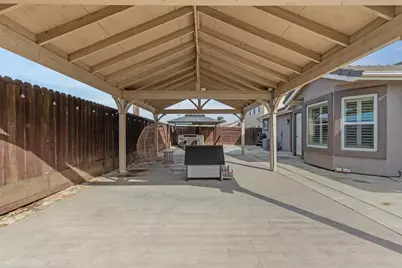 1029 Chenin Blanc Street, Los Banos, CA 93635 - Photo 27