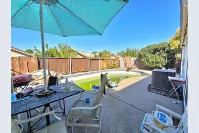 8568 Derlin Way, Sacramento, CA 95823 - Photo 5