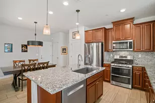 1041 Essington Ln, Roseville, CA 95747 - Photo 11