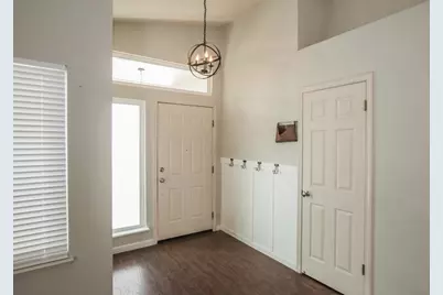 6511 Shasta Creek Way, Elk Grove, CA 95758 - Photo 9