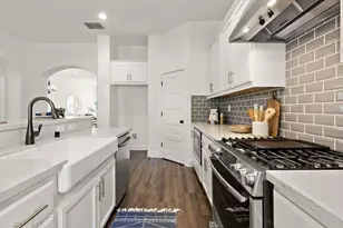 3329 Crocker Dr, Sacramento, CA 95818 - Photo 17