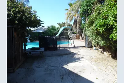 905 Charter Oaks Court, Bakersfield, CA 93309 - Photo 21