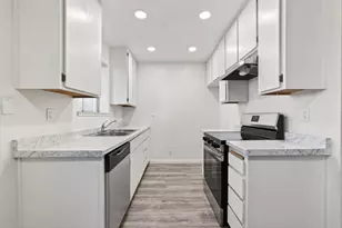 8264 Center Pkwy, Sacramento, CA 95823 - Photo 5