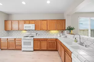 1295 Hawthorne Ln, Lincoln, CA 95648 - Photo 5