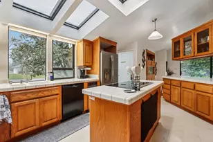 4216 Corona Way, Sacramento, CA 95864 - Photo 5