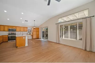 9052 Pembridge Drive, Elk Grove, CA 95624 - Photo 11