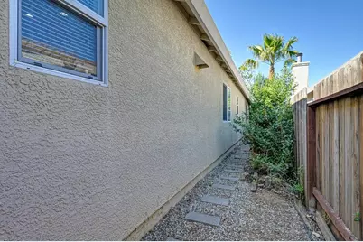 9052 Pembridge Drive, Elk Grove, CA 95624 - Photo 39