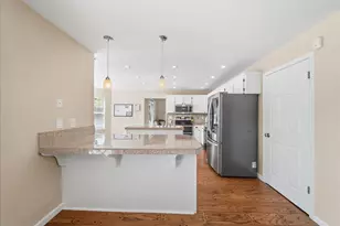 6012 Laguna Park Dr, Elk Grove, CA 95758 - Photo 13