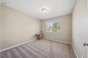6012 Laguna Park Dr, Elk Grove, CA 95758 - Photo 21
