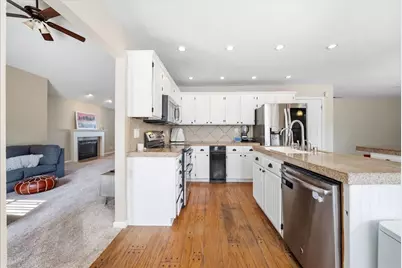 6012 Laguna Park Drive, Elk Grove, CA 95758 - Photo 9