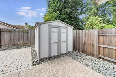 4520 Candle Court, Elk Grove, CA 95758 - Photo 43