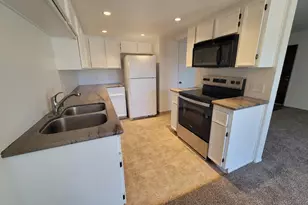 3701 Colonial Dr, Modesto, CA 95356 - Photo 3