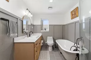 2106 57th St, Sacramento, CA 95817 - Photo 19