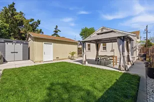 2106 57th St, Sacramento, CA 95817 - Photo 33