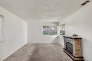 8187 La Riviera Dr, Sacramento, CA 95826 - Photo 9