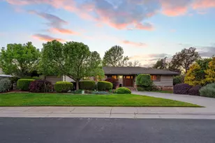 1548 Barnett Ct, Carmichael, CA 95608 - Photo 1