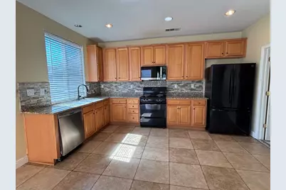 2385 S Creekside Drive, Los Banos, CA 93635 - Photo 9