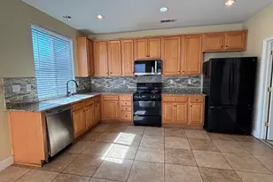 2385 S Creekside Dr, Los Banos, CA 93635 - Photo 9