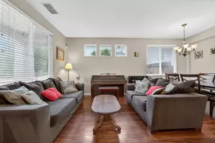 8328 Cantwell Dr, Elk Grove, CA 95624 - Photo 7