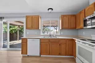 7823 Delaney Dr, Antelope, CA 95843 - Photo 9