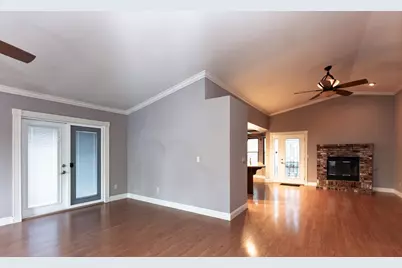 8949 Laguna Place Way, Elk Grove, CA 95758 - Photo 9