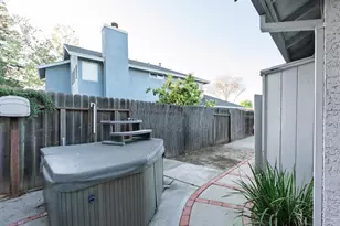 8949 Laguna Pl Way, Elk Grove, CA 95758 - Photo 47