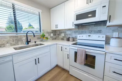 6211 14th Street, Sacramento, CA 95831 - Photo 45