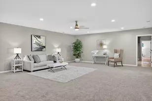 4971 Michele Ln, Sacramento, CA 95822 - Photo 5