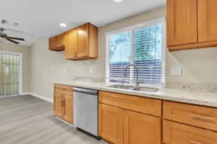 7304 Fletcher Farm Dr, Sacramento, CA 95828 - Photo 13